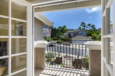 Entry Way - 1176 Quail Gardens Ct, Encinitas, CA 92024 photo 3 of 3