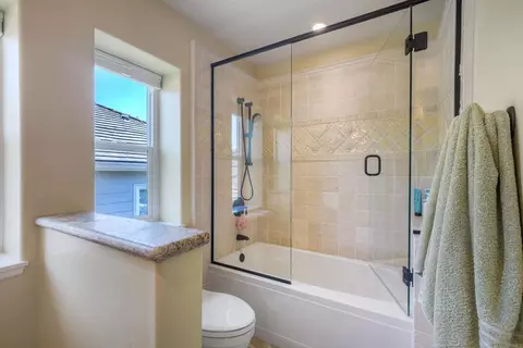 Bath - 1176 Quail Gardens Ct, Encinitas, CA 92024 photo 4 of 4