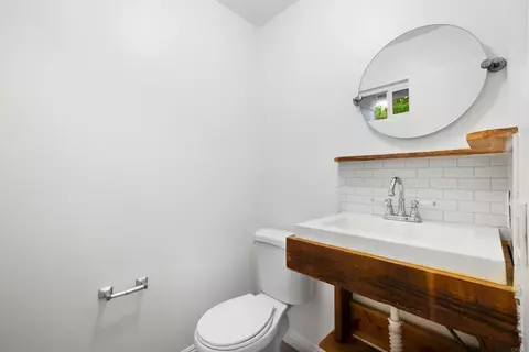 Bath - 996 Marlin Dr, Vista, CA 92084 photo 2 of 2