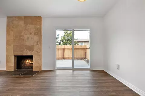 Living - 996 Marlin Dr, Vista, CA 92084 photo 2 of 2