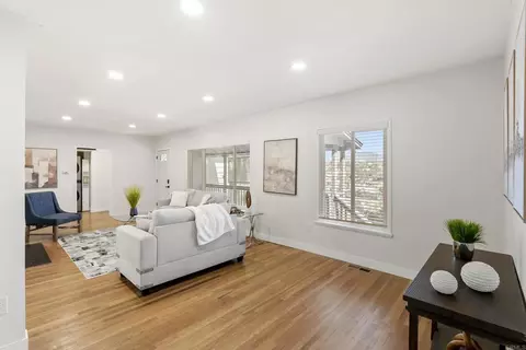Living - 3860 Rogers Rd, Spring Valley, CA 91977 photo 4 of 4