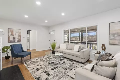 Living - 3860 Rogers Rd, Spring Valley, CA 91977 photo 2 of 4