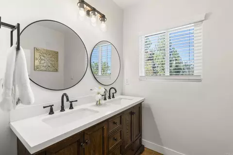 Bath - 3860 Rogers Rd, Spring Valley, CA 91977 photo 3 of 4