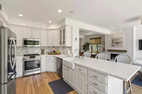 Kitchen - 572 Beach St, Encinitas, CA 92024 photo 1 of 1