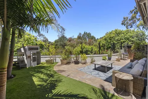 Exterior - 572 Beach St, Encinitas, CA 92024 photo 3 of 3