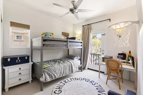 Bedroom - 572 Beach St, Encinitas, CA 92024 photo 3 of 4