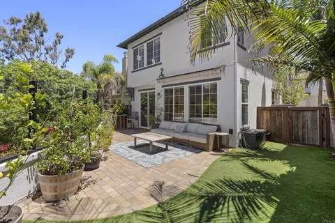 Exterior - 572 Beach St, Encinitas, CA 92024 photo 2 of 3