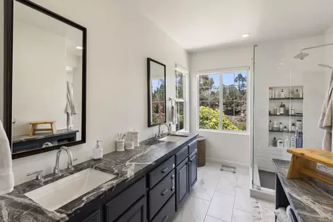 Bath - 572 Beach St, Encinitas, CA 92024 photo 1 of 1