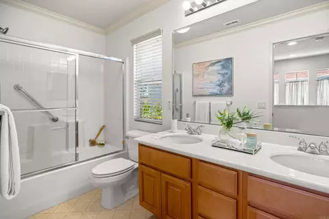 Bath - 6933 Catamaran Dr, Carlsbad, CA 92011 photo 3 of 3