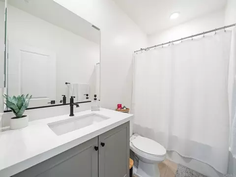 Bath - 35335 Ponderosa Pl, Fallbrook, CA 92028 photo 5 of 5