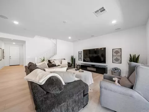 Living - 35335 Ponderosa Pl, Fallbrook, CA 92028 photo 1 of 5