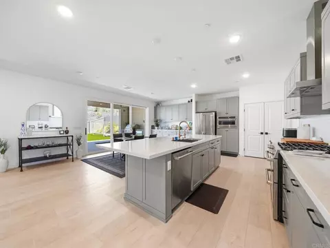 Kitchen - 35335 Ponderosa Pl, Fallbrook, CA 92028 photo 2 of 7