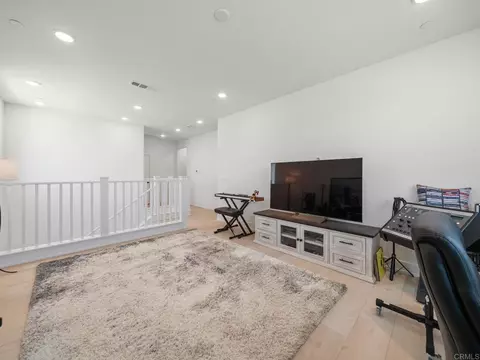 Entry Way - 35335 Ponderosa Pl, Fallbrook, CA 92028 photo 2 of 2