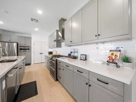 Kitchen - 35335 Ponderosa Pl, Fallbrook, CA 92028 photo 7 of 7