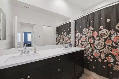 Bath - 4136 Palomar Way, Oceanside, CA 92057 photo 3 of 4