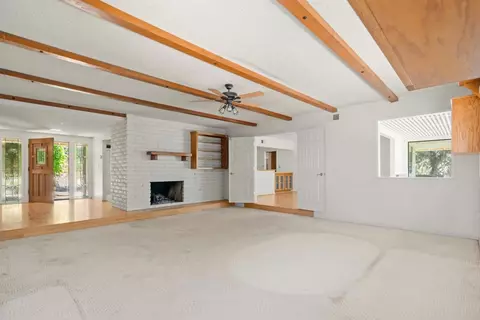 Living - 1060 Evergreen Ln, Vista, CA 92084 photo 8 of 10