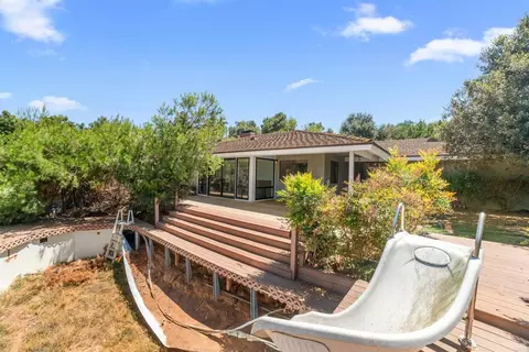 Exterior - 1060 Evergreen Ln, Vista, CA 92084 photo 4 of 7
