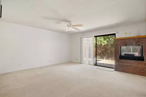 Living - 1060 Evergreen Ln, Vista, CA 92084 photo 10 of 10