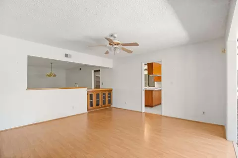 Living - 1060 Evergreen Ln, Vista, CA 92084 photo 5 of 10