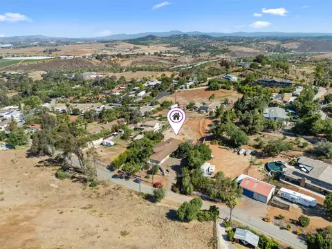 View/Area - 1060 Evergreen Ln, Vista, CA 92084 photo 2 of 3