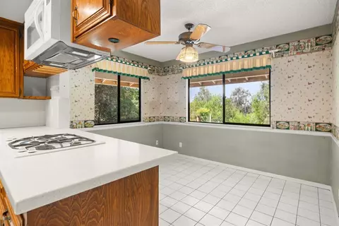 Kitchen - 1060 Evergreen Ln, Vista, CA 92084 photo 3 of 3