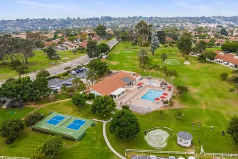 View/Area - 136 S Jayton Ln, Encinitas, CA 92024 photo 3 of 4