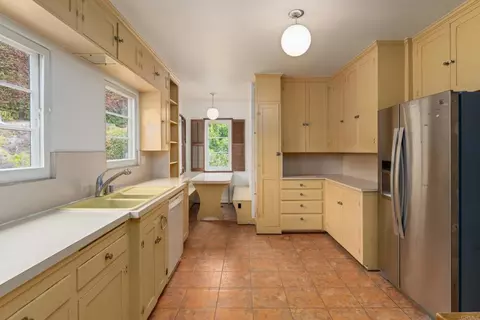 Kitchen - 1406 La Jolla Knl, La Jolla, CA 92037 photo 1 of 3