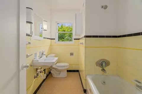 Bath - 1406 La Jolla Knl, La Jolla, CA 92037 photo 3 of 4