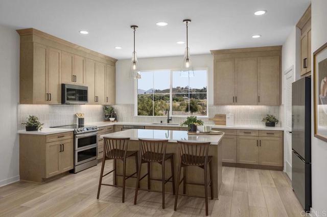 2564 Delphinium Ln, Carlsbad, CA 92008