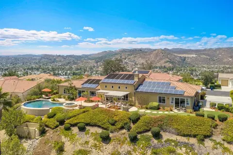 View/Area - 2855 Windstone Gln, Escondido, CA 92027 photo 3 of 4
