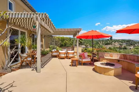 Exterior - 2855 Windstone Gln, Escondido, CA 92027 photo 4 of 12
