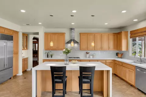 Kitchen - 2855 Windstone Gln, Escondido, CA 92027 photo 4 of 5