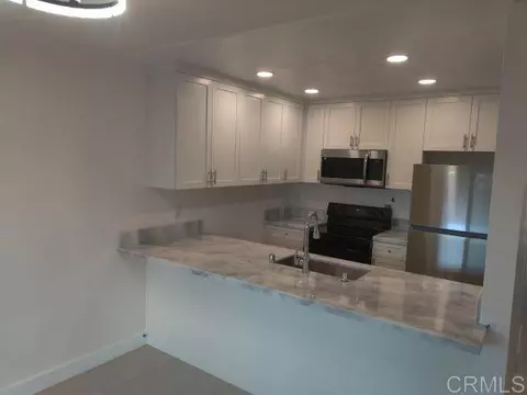 Kitchen - 125 Candice Pl, Vista, CA 92083 photo 4 of 4