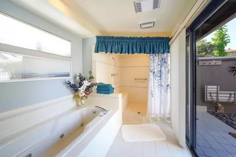Bath - 15326 Moonglow Dr, Ramona, CA 92065 photo 2 of 5
