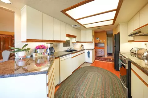 Kitchen - 15326 Moonglow Dr, Ramona, CA 92065 photo 2 of 2