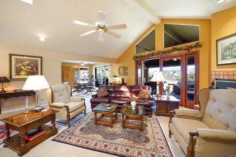 Living - 15326 Moonglow Dr, Ramona, CA 92065 photo 3 of 5