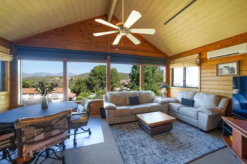 Living - 15326 Moonglow Dr, Ramona, CA 92065 photo 4 of 5