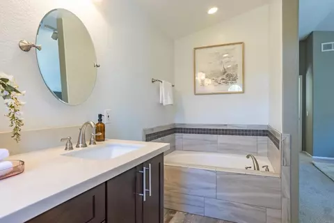Bath - 1575 Corte Daniel, Oceanside, CA 92056 photo 3 of 6