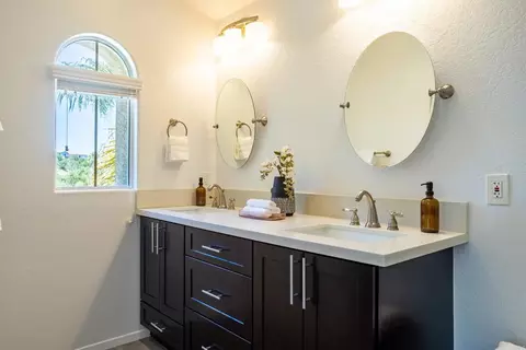 Bath - 1575 Corte Daniel, Oceanside, CA 92056 photo 2 of 6