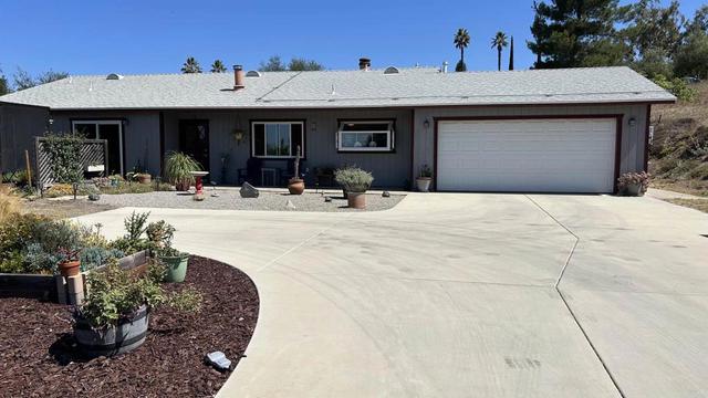 13734 W Oak Glen Rd, Valley Center, CA 92082