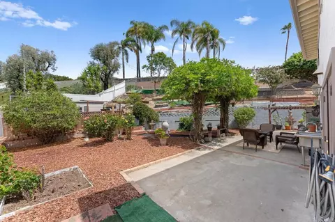 939 Chablis Ln, Vista, CA 92083 photo 47