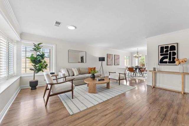 939 Chablis Ln, Vista, CA 92083