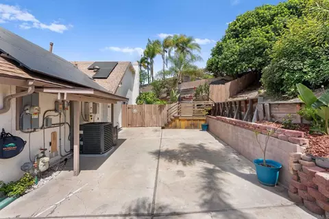939 Chablis Ln, Vista, CA 92083 photo 43