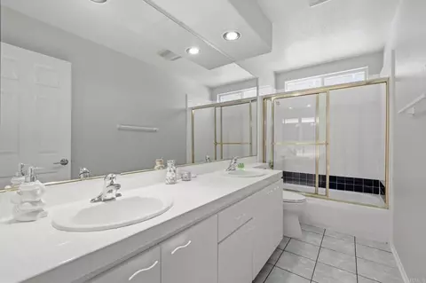 Bath - 3720 Southridge Way, Oceanside, CA 92056 photo 3 of 4