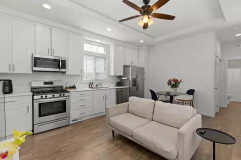 1045 E Vista Way #14, Vista, CA 92084