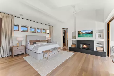 Bedroom - 1866 Sheridan Rd, Encinitas, CA 92024 photo 8 of 8