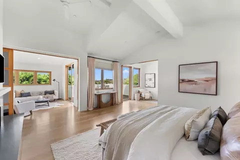 Bedroom - 1866 Sheridan Rd, Encinitas, CA 92024 photo 7 of 8