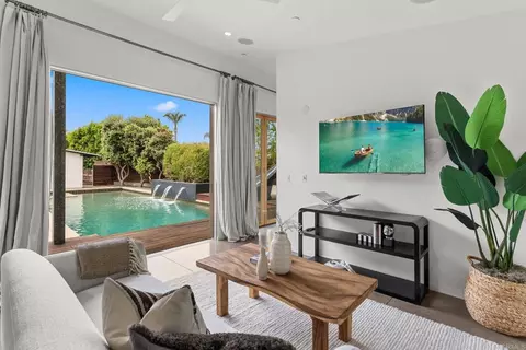 Living - 1866 Sheridan Rd, Encinitas, CA 92024 photo 5 of 5