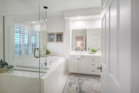 Bath - 3814 Sienna St, Oceanside, CA 92056 photo 1 of 5