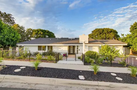 5605 Soledad Mountain Rd, La Jolla, CA 92037